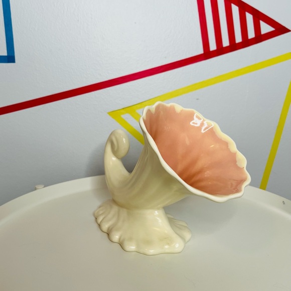 Seashell Vase - Picture 2 of 6